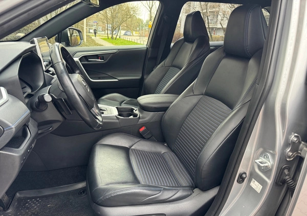Toyota RAV4 cena 126900 przebieg: 131700, rok produkcji 2021 z Mława małe 79